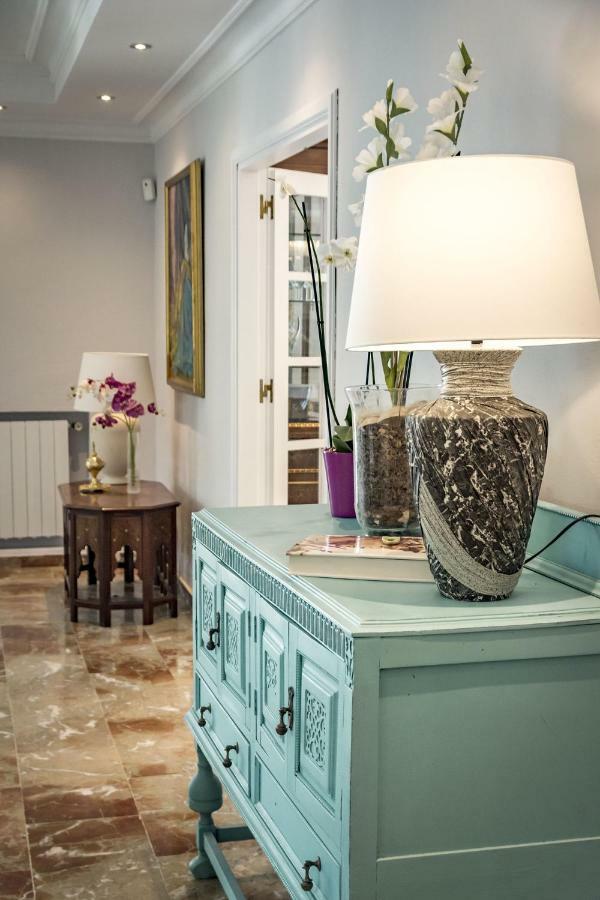 Villa Casakhan, Beautiful Luxury Villa, 马尔韦利亚 外观 照片